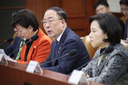 홍남기,  공공기관 신규채용 2천명 추가…안전분야인력 확충