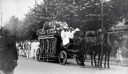 혈전 부르짖은 임정의 어른 눈감다