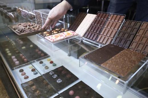 발렌타인데이 맞아도 눈물 흘리는 초콜릿 시장...판매 상품 100개 중 초콜릿은 고작 1개