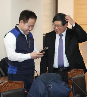 탄력근로제 확대 논의 결과, 오늘 발표...6개월 또는 1년 아님 합의 불발