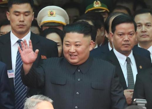 [광화문갤러리] 김정은 전용열차 베트남 도착...전용차로 하노이行
