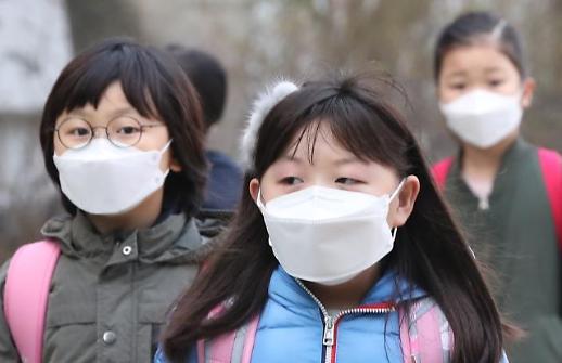 [광화문갤러리] 미세먼지 공화국에서 숨쉬고 살려면 마스크는 필수