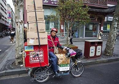 [NNA] 中, 지난달 택배 물동량 36%↑ 27억 건