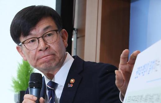 김상조, 프랜차이즈 창업 시 가맹 정보 꼼꼼히 확인해야