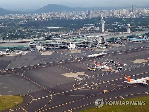 제주공항, 무더기 태풍급 강풍으로 무더기 결항...용오름 현상 등 기상변화 우려