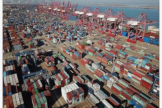 1∼20일 수출 4.9%↓…반도체·중국 부진에 넉달째 감소 예고