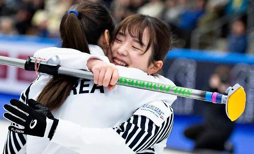 [광화문갤러리] 컬링 새역사 쓴 리틀 팀킴, 일본 꺾고 세계선수권 첫 메달 쾌거