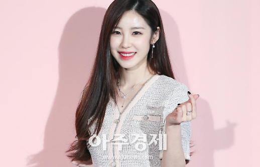 [슬라이드 화보] ​전효성, 다이어트 후 섹시 아닌 청순 여신 (엘러브)