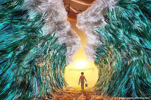 [광화문갤러리] 버려진 플라스틱 빨대, 예술작품으로 재탄생