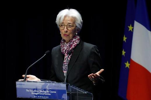 IMF, 올해 한국 경제성장률 2.6% 전망 유지