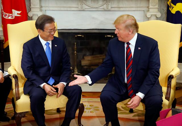  Moon, Trump reaffirm commitment to dialogue with N. Korea: Yonhap
