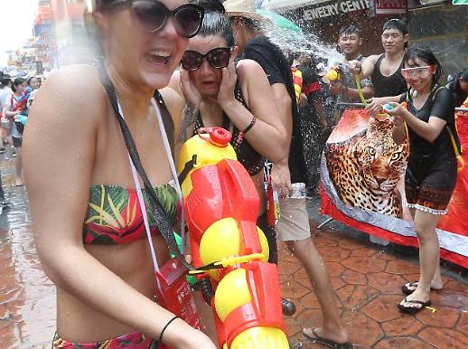[광화문갤러리] 태국 최대 물총 축제... 송크란 페스티벌