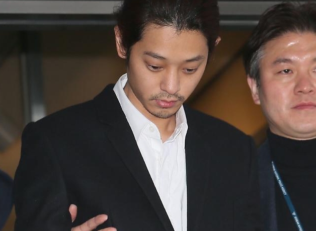 Tim thấy file ảnh và ghi âm liên quan đến cáo buộc cưỡng hiếp tập thể trong nhóm chat của Jung Joon-young