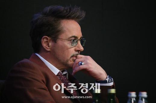 [슬라이드 화보] 아이언맨의 하차?, 다소 진지한 표정의 로다주 (어벤져스:엔드게임)