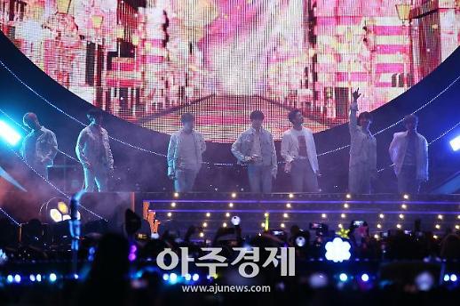 [슬라이드 화보] 3만 관중을 열광시킨 방탄소년단의 무대  (SBS 광주슈퍼콘서트)