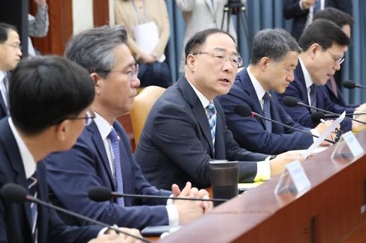 역시 소비가 답...국민 지갑열기 위한 대증요법 안돼