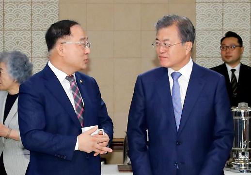 [文정부 2주년-경제]힘 못쓴 소득주도성장 얼어붙은 고용시장