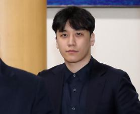 Police seek arrest warrant for Seungri and business partner for arranging sex services for investors