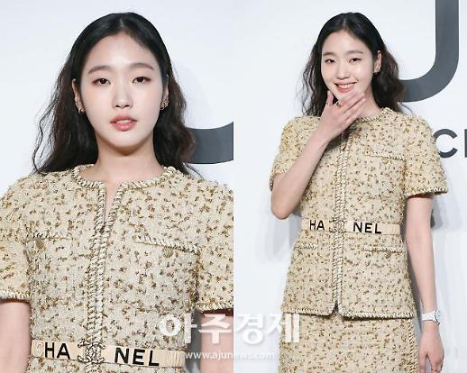 [슬라이드 화보] ​김고은 독보적 명품 미모 (샤넬 THE NEW J12)