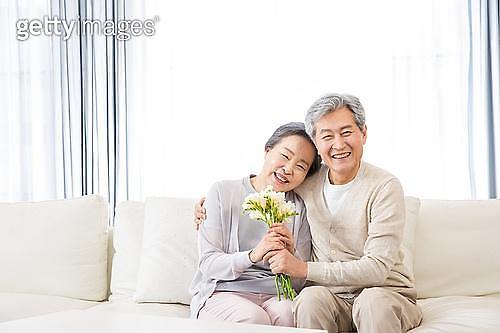 [아주 쉬운 뉴스 Q&A] 치매안심센터부터 기초연금까지…어르신 복지정책은?