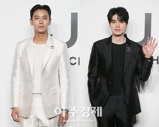 [슬라이드 화보] ​주지훈-이동욱, 블랙 앤 화이트 슈트로 여심 저격