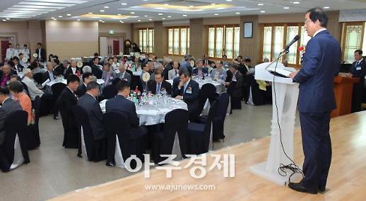 [Campus & Academy] 스승의 날 앞둔 대학가, 사진전·이벤트 풍성…“스승의 은혜, 감사합니다”