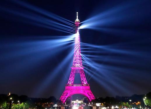 [슬라이드 화보] 파리 밤하는 밝히는 에펠탑 레이져쇼