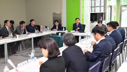 누더기된 경부고속도로 고쳐야 할 때...추경 효과 위해선 나누기 보다 더하기