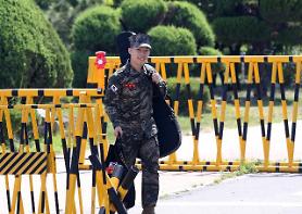 Discharged Akdong Musician member Lee Chan-hyuk promises quick comeback