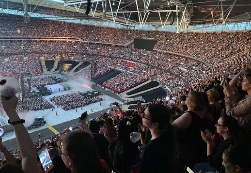 [슬라이드 화보] 웸블리 스타디움 들썩인 방탄소년단 영국 공연