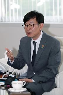 [김상조호 2년] 재벌개혁 외친 김상조 2년, 대기업집단 순환출자고리 해소로 화답