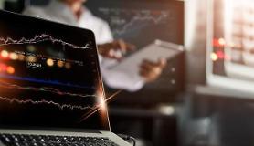 Tranh chấp thương mại / cắt giảm lãi suất  "Trái phiếu hơn cổ phiếu"