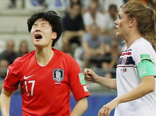 [슬라이드 화보] 아쉬움 남는 여자축구 안타까운 순간들
