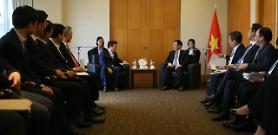 Phó Thủ tướng Vương Đình Huệ gặp gỡ các tập đoàn lớn tại Hàn Quốc