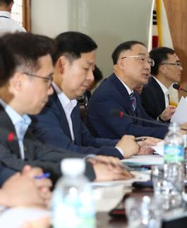 홍남기 공공기관, 일자리 창출·투자 확대 검토 필요해