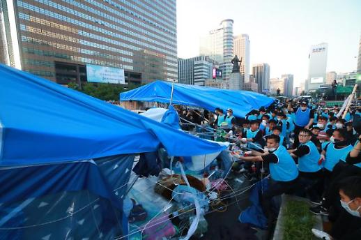 [슬라이드 화보] 광화문 대한애국당 천막 철거 아수라장 현장