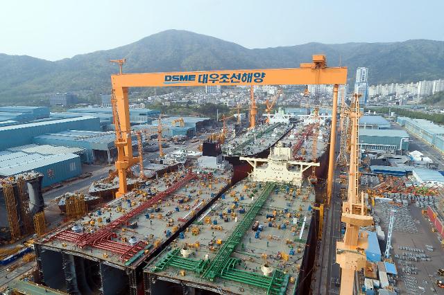 Daewoo shipyard wins order from Oman to build very large crude carrier