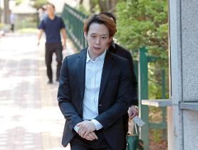 Former JYJ member Yoochun gets suspended jail sentence in drug case 