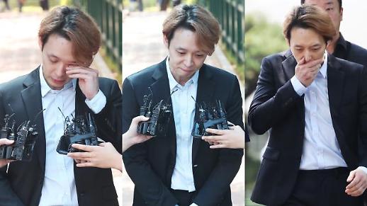 [슬라이드 화보] 구치소 나서며 눈물 흘리는 박유천...집행유예 선고