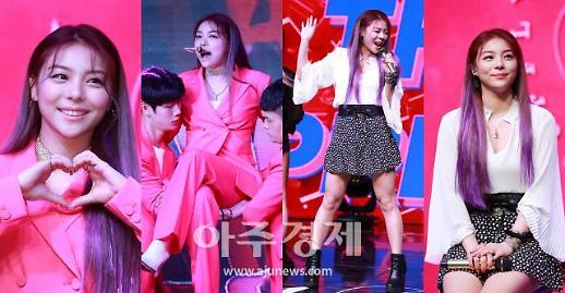 [슬라이드 화보] ​2년 8개월만의 정규앨범으로 돌아온 에일리의 신곡 룸 셰이커 쇼케이스 현장