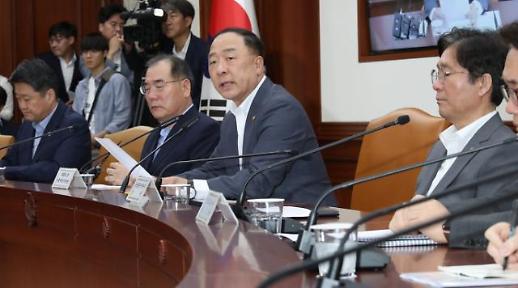 홍남기, 日 수출제한조치 WTO 협정 배치...국제공조 나서겠다(종합)