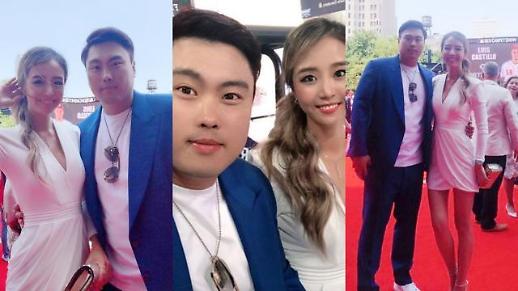 [슬라이드 화보] 류현진-배지현 상큼한 미소 인증샷