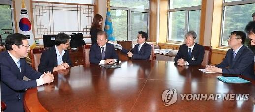 [한국경제 현주소와 미래전략] 정치에 휘말린 경제… 오락가락 정책에 경제도 휘청