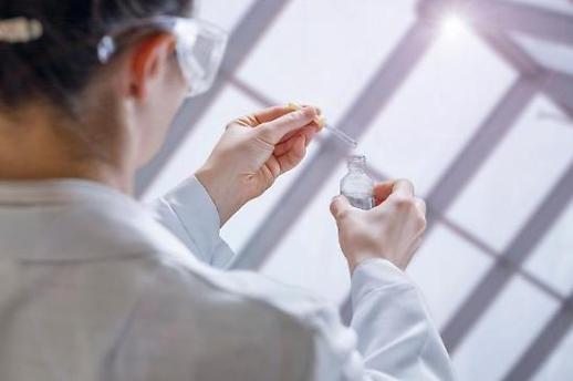 ​[R&D 인력전쟁 下] 기업 노력만으론 부족...국가 차원의 예방책 필수