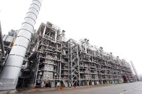 LG Chem Q2 net dips 83% on one-off costs: Yonhap