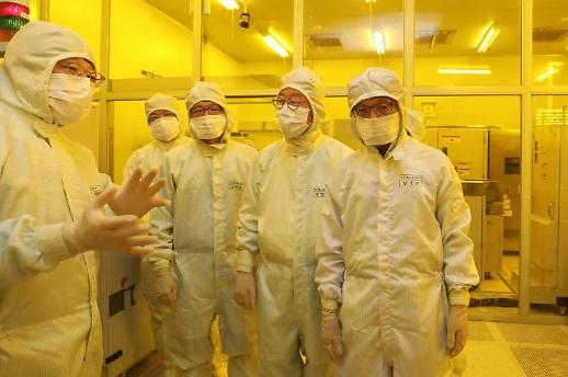 [Thank You! 아베] 반도체 가격 오르며 전화위복…산업체질 강화 기폭제