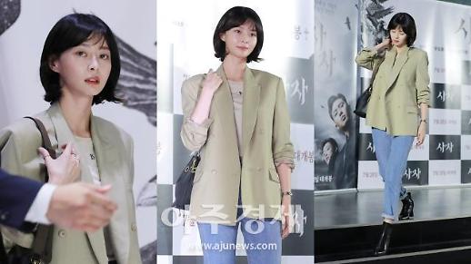 [슬라이드 화보] ​권나라 돋보이는 9등신 모델 비율 (사자 VIP시사회)