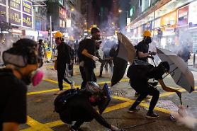 Hong Kong có nguy cơ bị tê liệt do các cuộc biểu tình và tổng đình công.