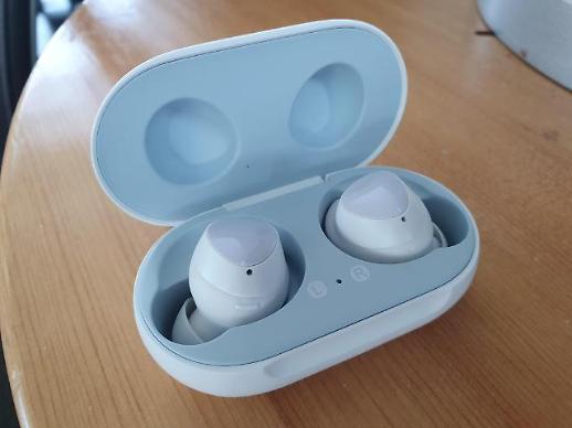 [아주리뷰] 갤럭시 버즈, 갤럭시 S10과는 환상의 커플