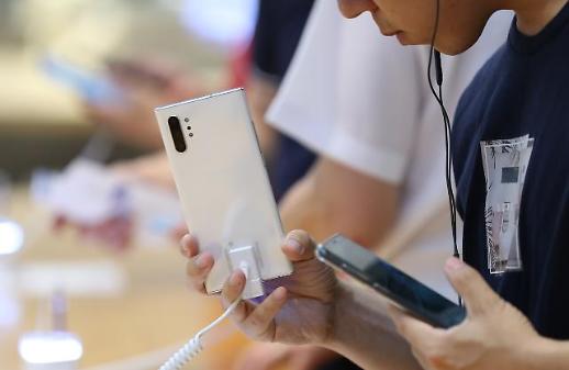 휴가에도 떨어질 수 없는 스마트 기기... ‘배터리를 살려라’